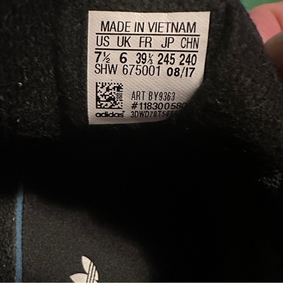 Adidas Gazelle Black Suede Silver
Dots trainers Women's Size 7.5 - Picture 8 of 8